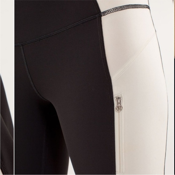 Lululemon:Run Ice Queen Pants
Flare Cut - Picture 12 of 15